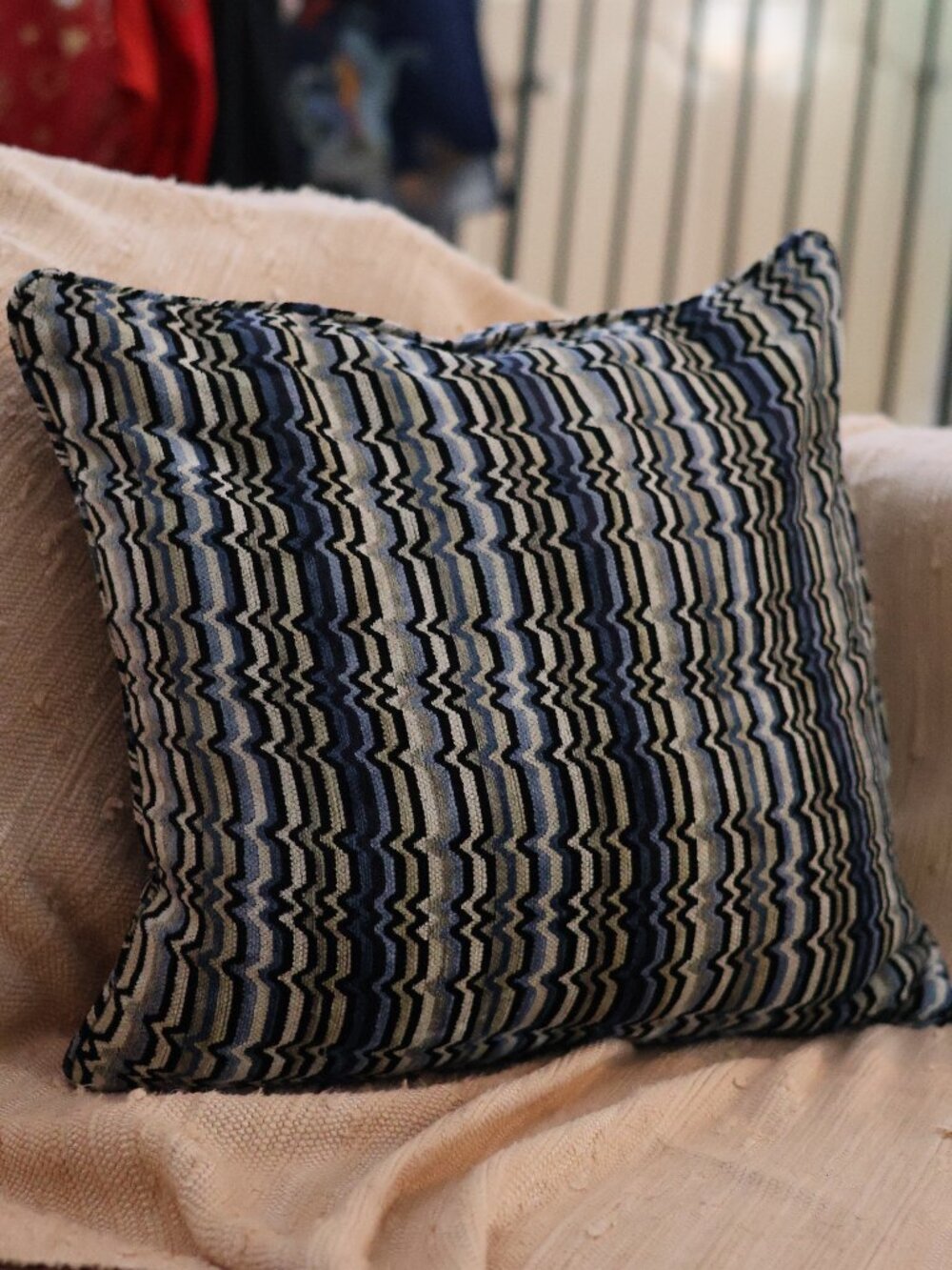 Crate & Barrel "Ravel" Black & White Knit Throw Pillow Cover (20"x20")